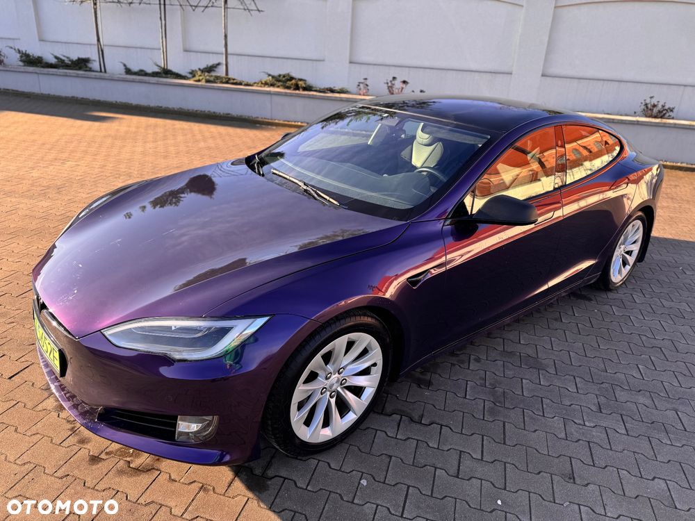Tesla Model S - 1
