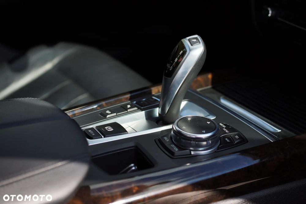 BMW X5 xDrive35i Edition Exclusive - 12