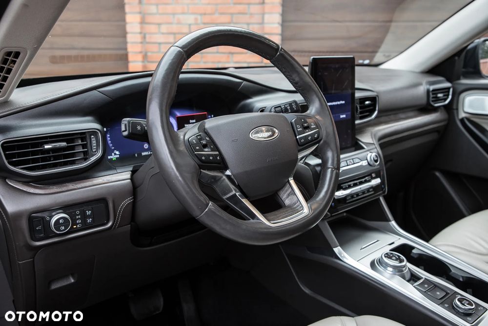 Ford Explorer - 12