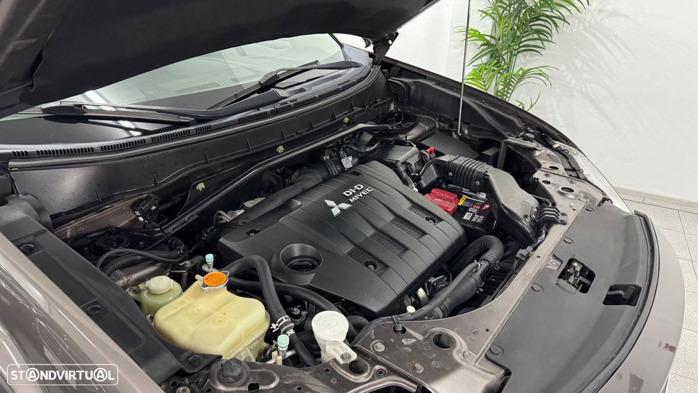 Mitsubishi Outlander 2.2 DI-D Instyle 4WD - 43