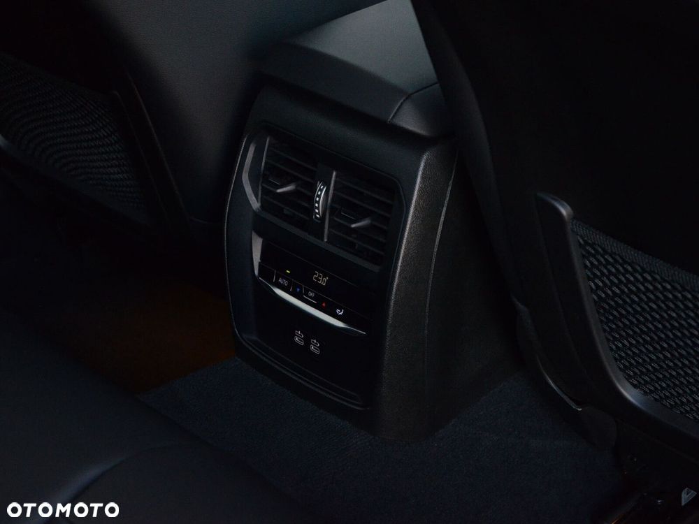 BMW Seria 3 320d xDrive mHEV M Sport sport - 27