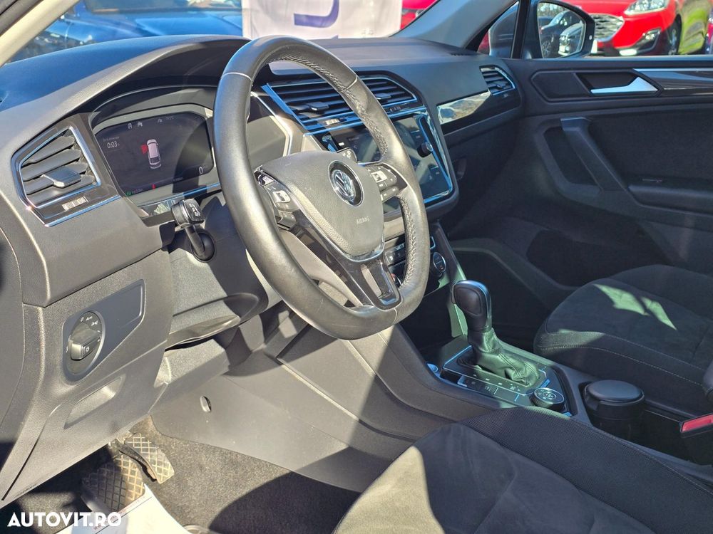 Volkswagen Tiguan - 12