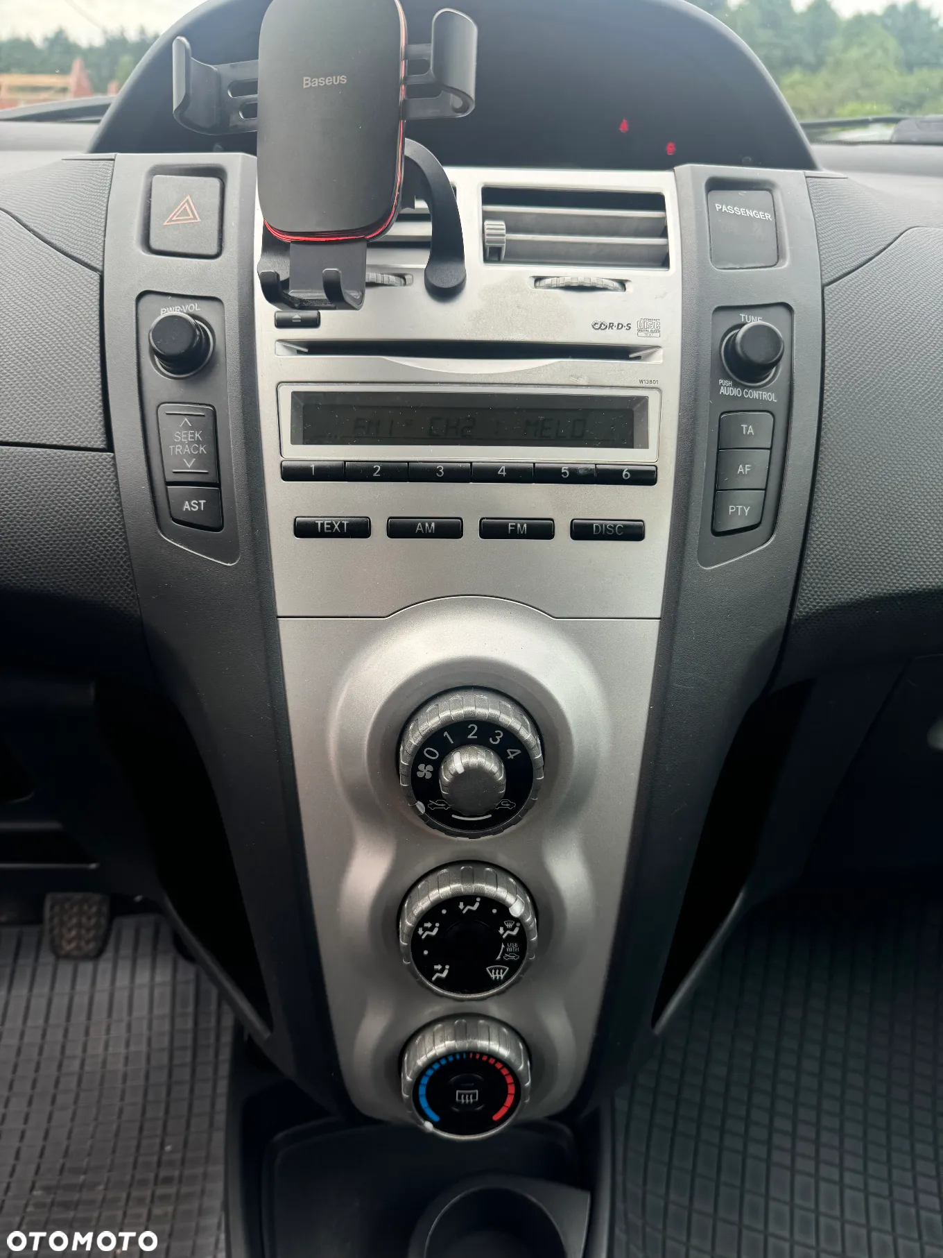Toyota Yaris 1.0 Luna - 11