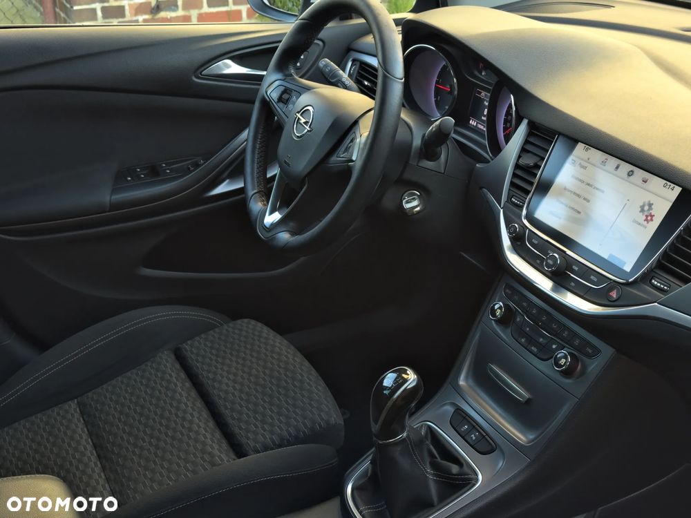 Opel Astra 1.6 CDTI Dynamic S&S - 32