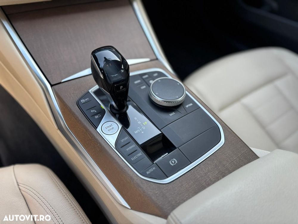 BMW Seria 3 330e xDrive Aut. Advantage - 14