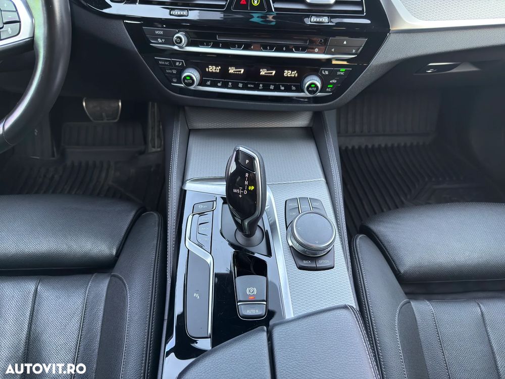 BMW Seria 5 520d Aut. M Sport Edition - 12