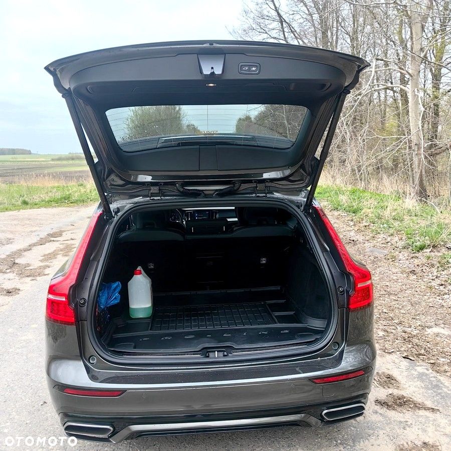 Volvo V60 T6 AWD Recharge Plus Dark - 13