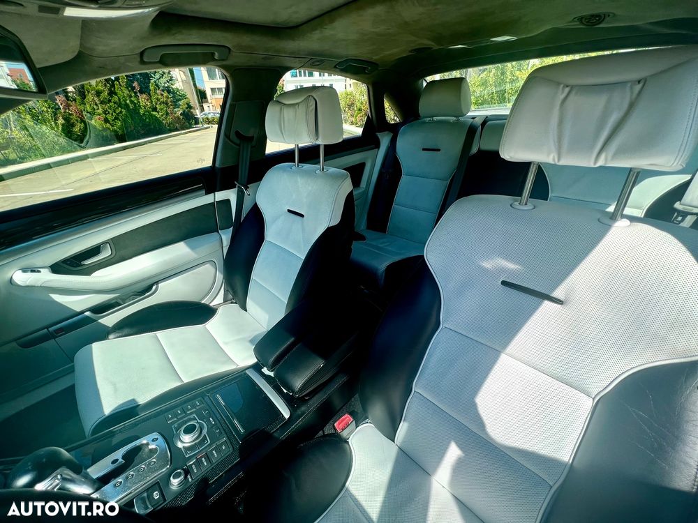 Audi S8 - 12