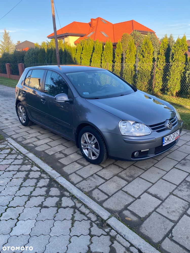 Volkswagen Golf - 2