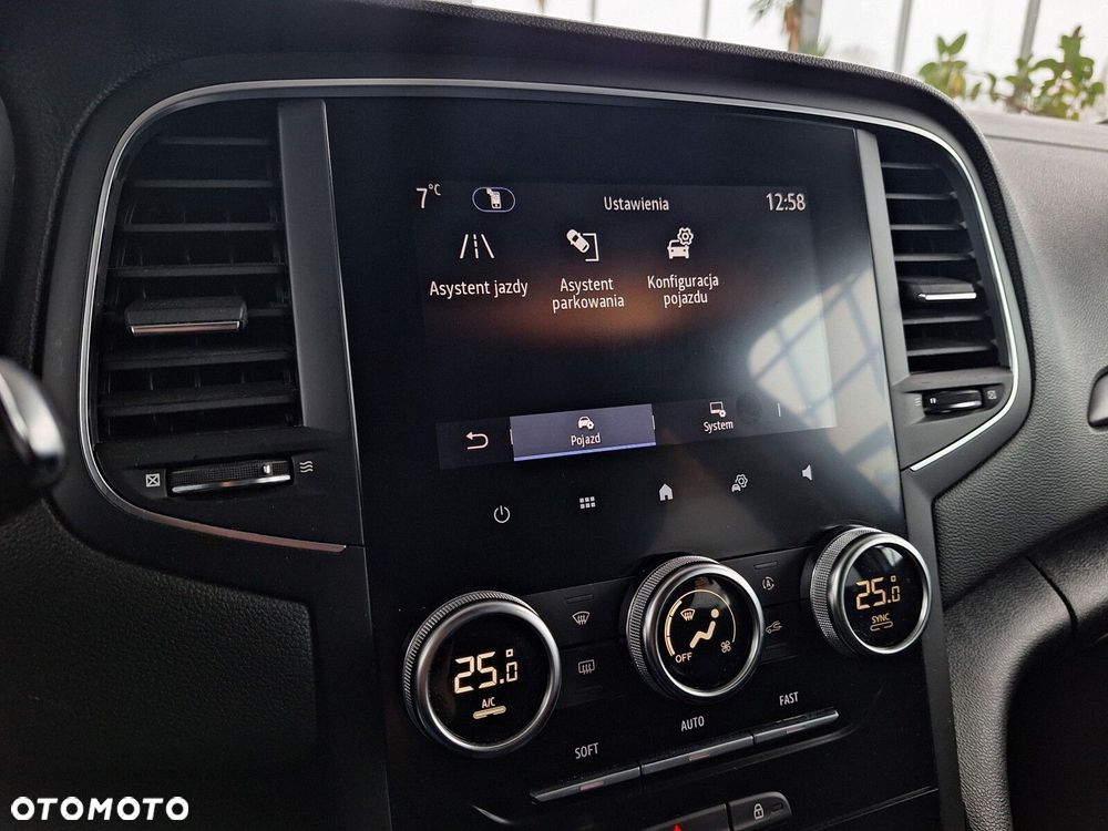 Renault Megane 1.5 Blue dCi Zen - 26