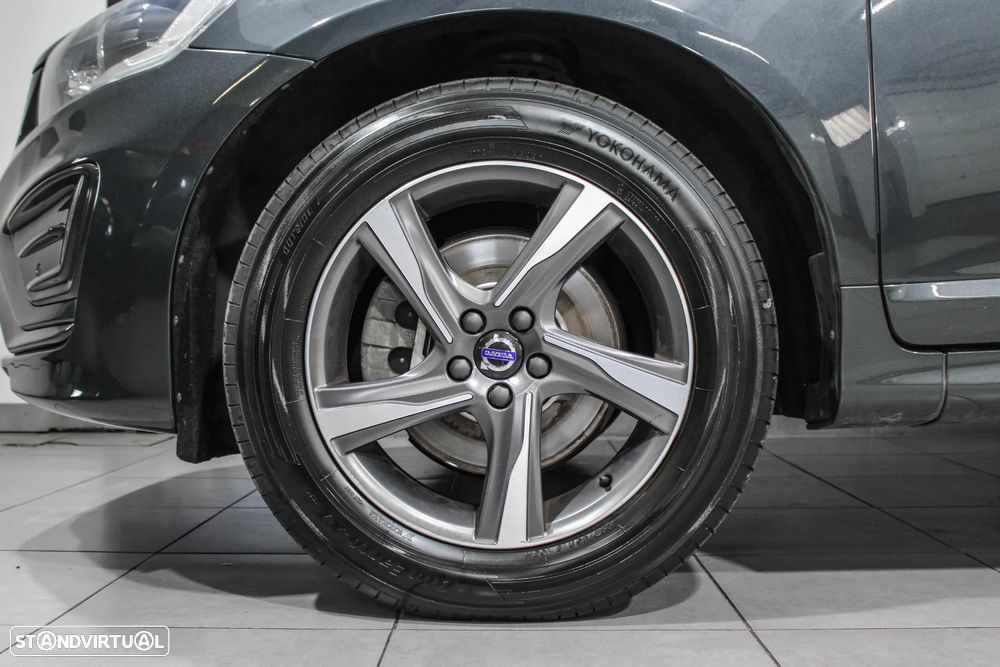 Volvo XC 60 2.0 D4 R-Design Geartronic - 17