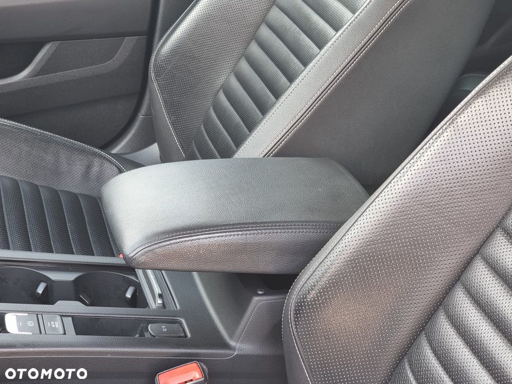 Volkswagen Passat 2.0 TSI Business DSG - 18