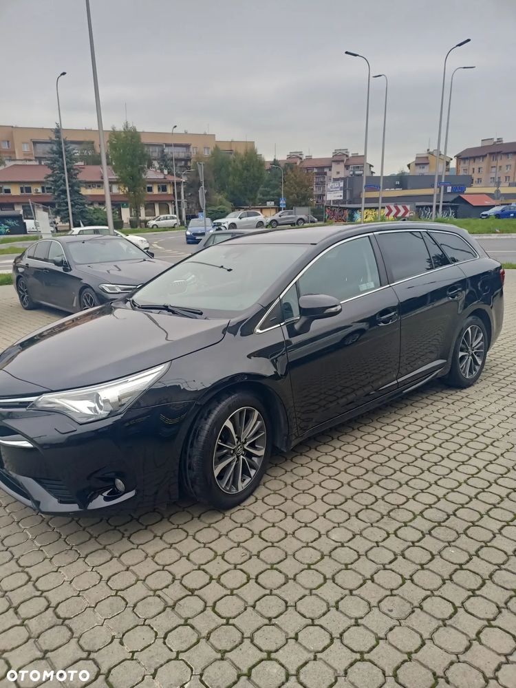 Toyota Avensis - 1