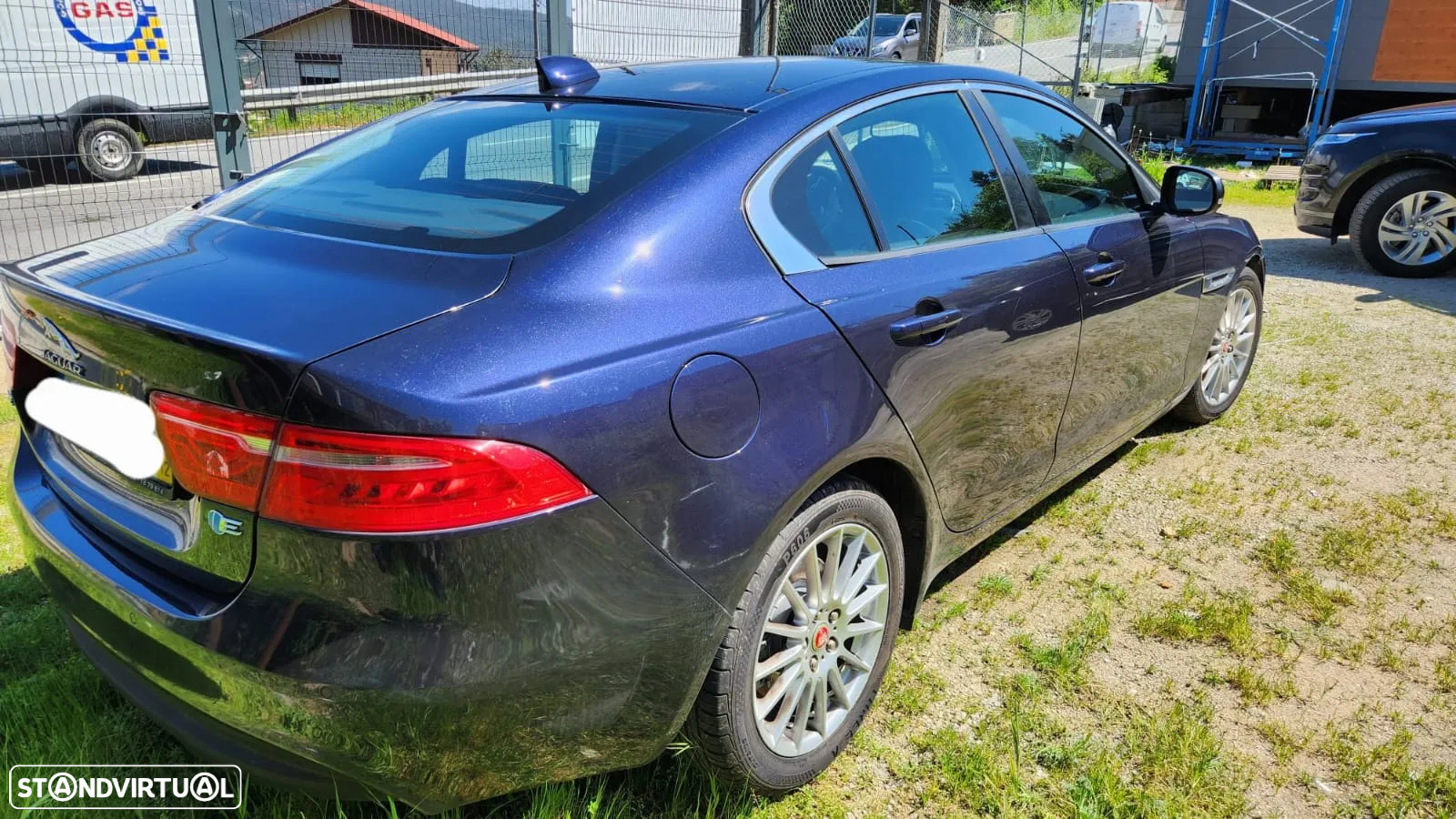 Jaguar XE - 6