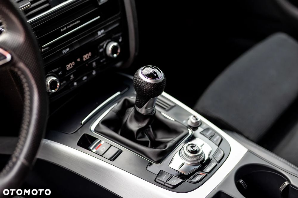 Audi A4 Avant 2.0 TDI DPF clean diesel quattro S line Sportpaket - 4