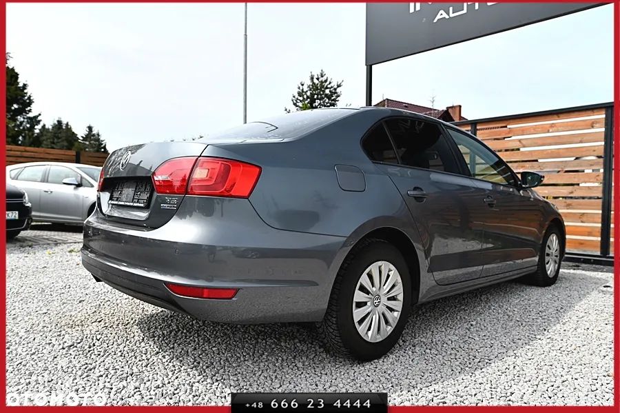 Volkswagen Jetta 1.2 TSI BlueMotion Technology Comfortline - 12