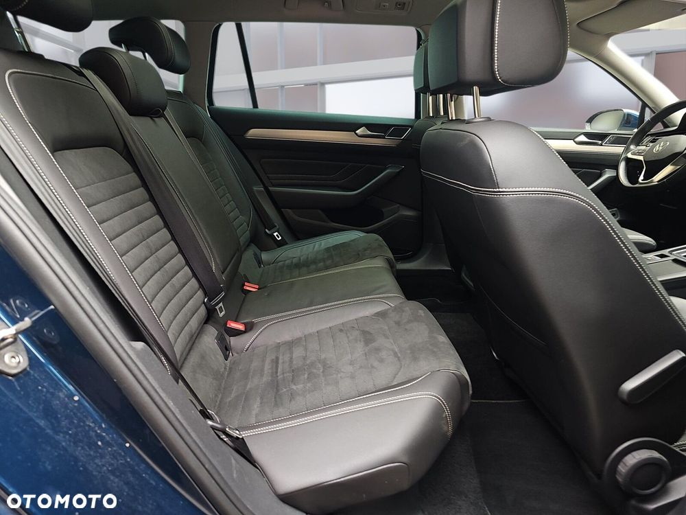 Volkswagen Passat Variant 2.0 TDI Elegance DSG - 12