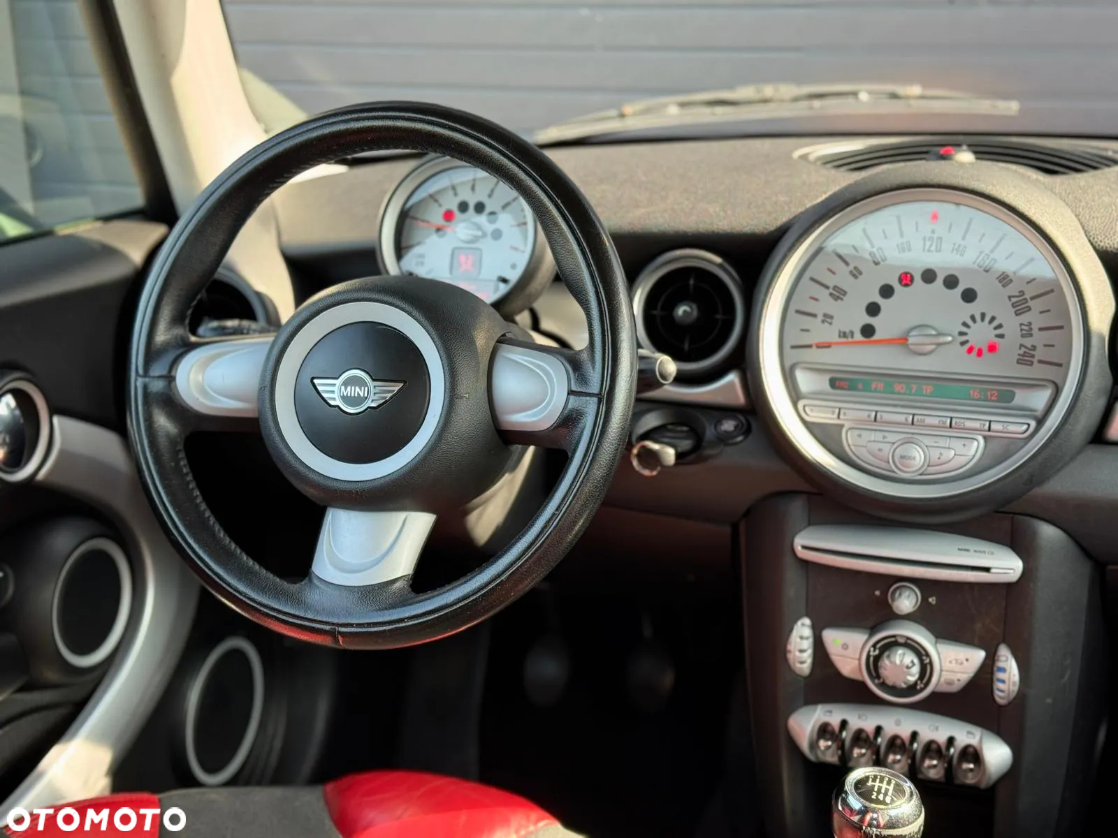 MINI Cooper Standard - 25