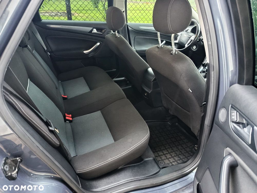 Ford Mondeo - 12