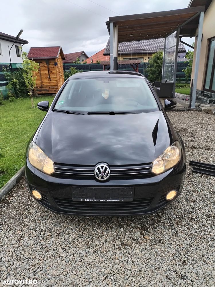 Volkswagen Golf - 1