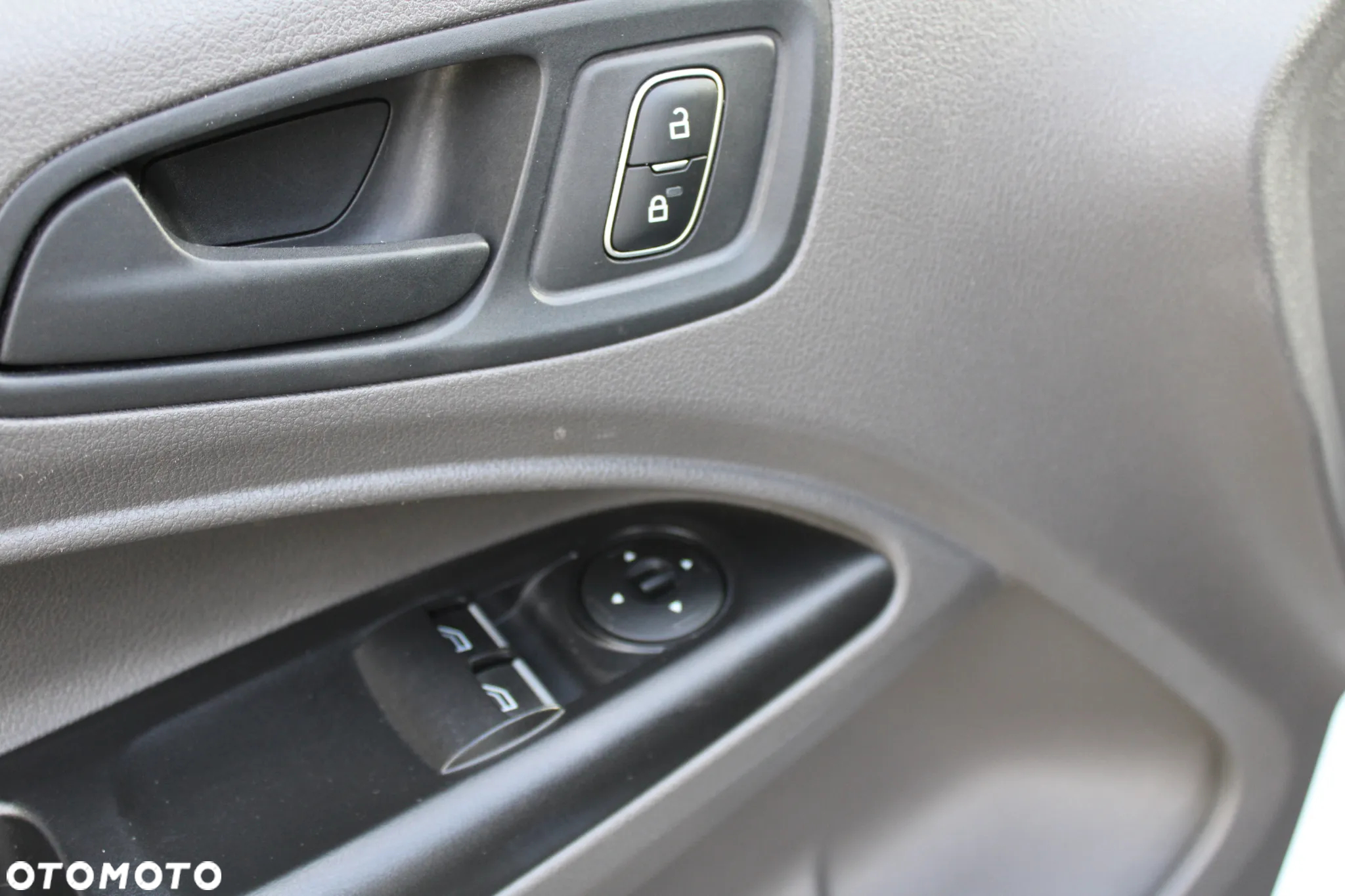 Ford TRANSIT CONNECT - 19