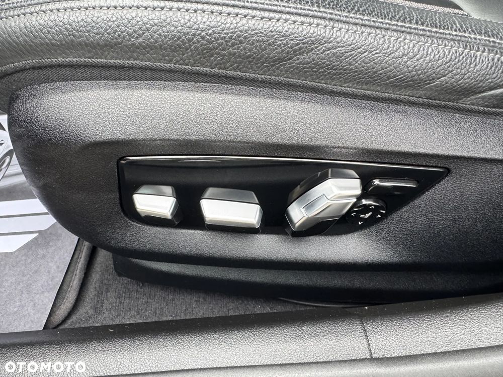 BMW Seria 5 530e Luxury Line - 26