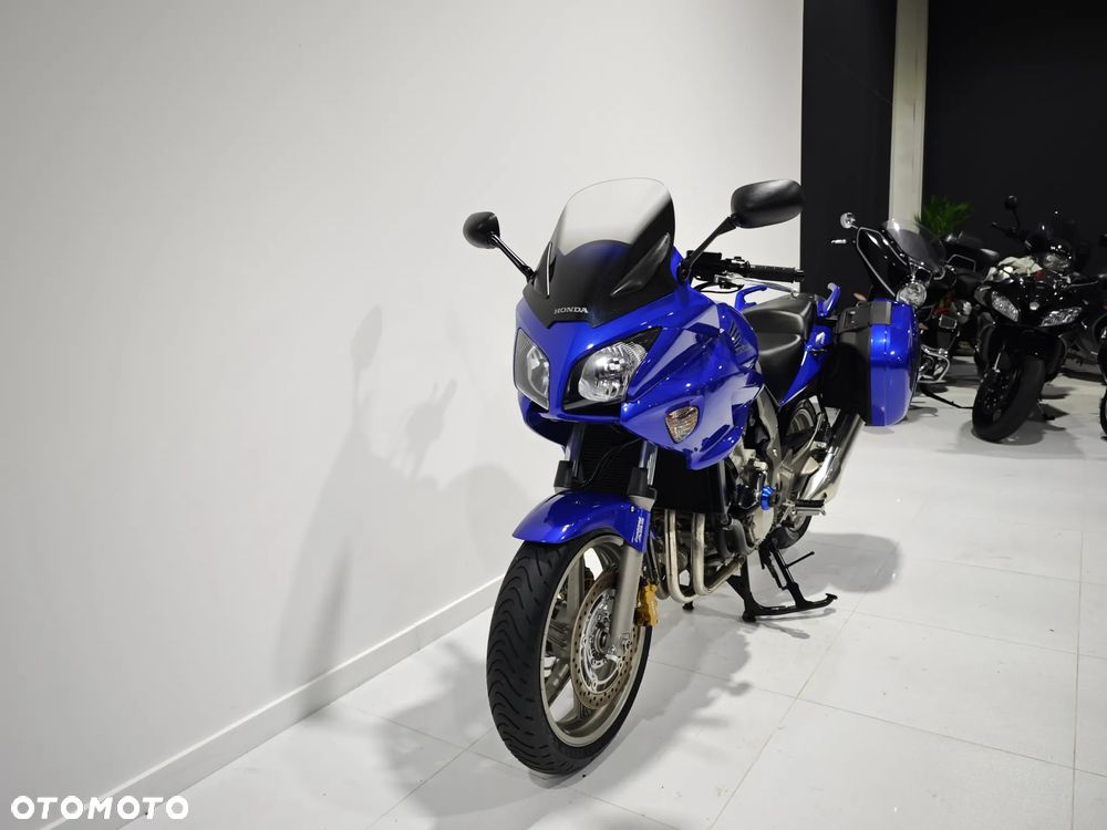 Honda CBF - 22