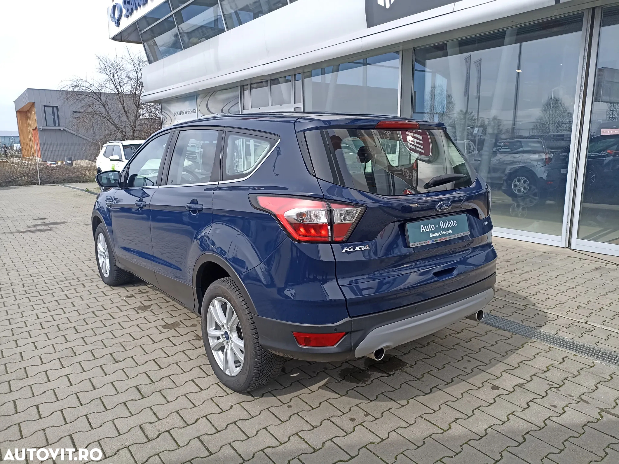 Ford Kuga 1.5 EcoBoost 4WD Aut. Trend - 3