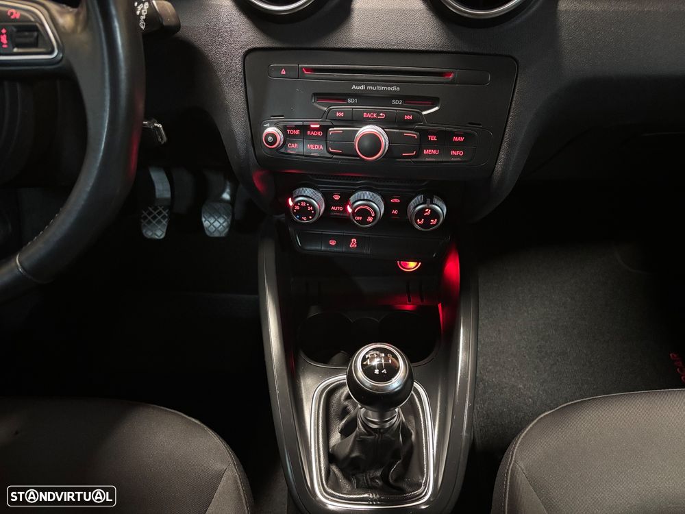 Audi A1 1.2 TFSI Attraction - 17