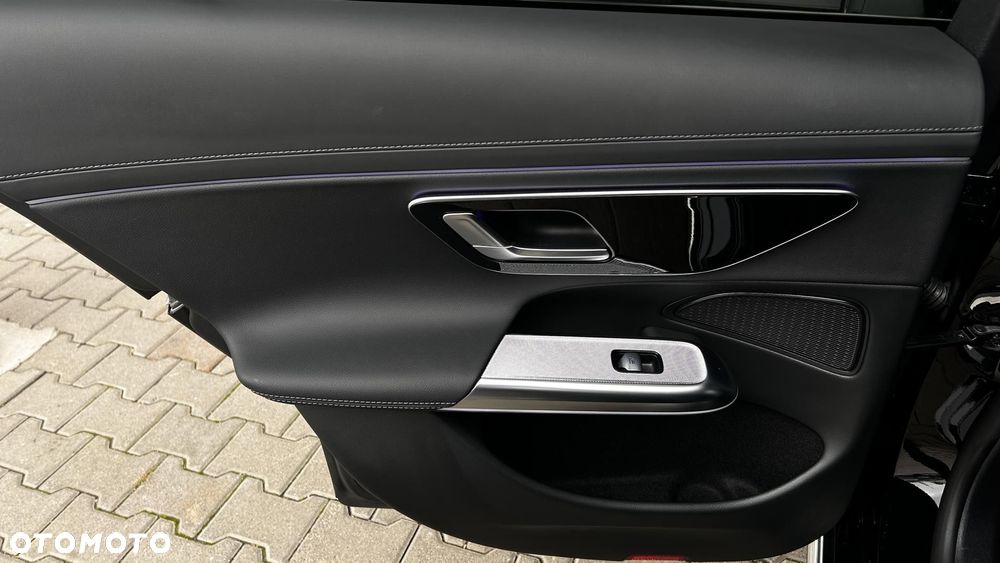 Mercedes-Benz Klasa E - 28