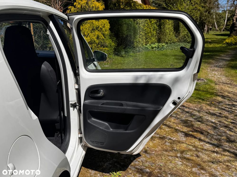 Volkswagen up! - 17