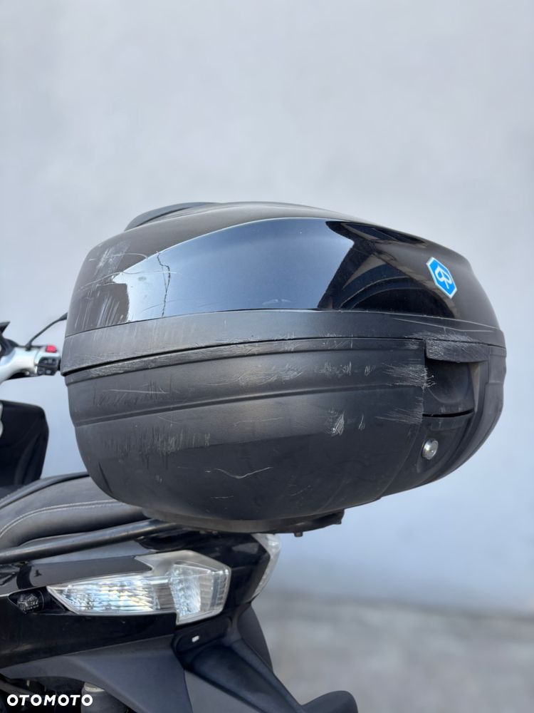 Piaggio MP-3 - 15