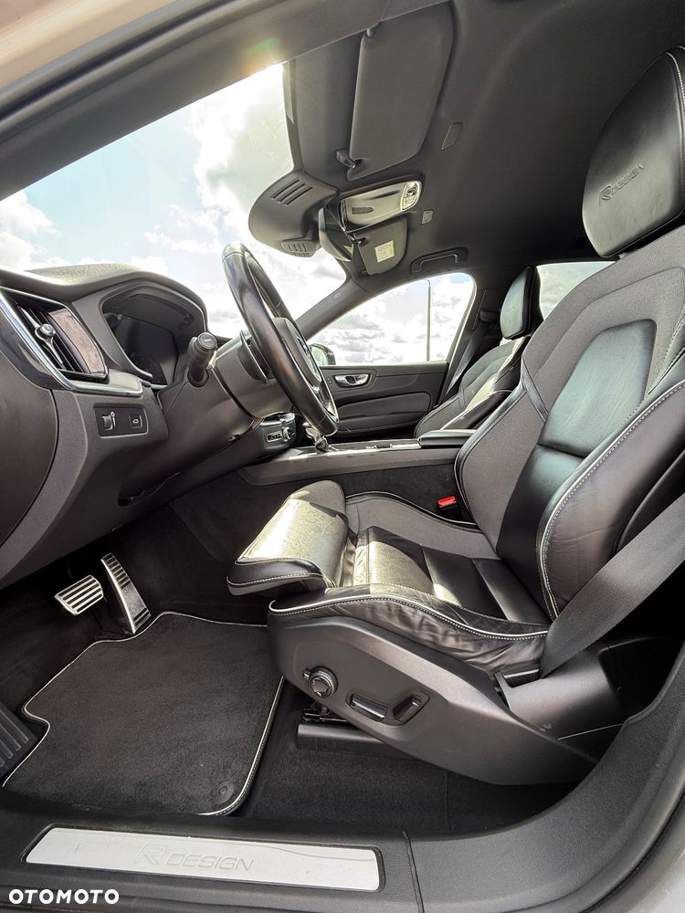 Volvo XC 60 D4 R-Design - 10