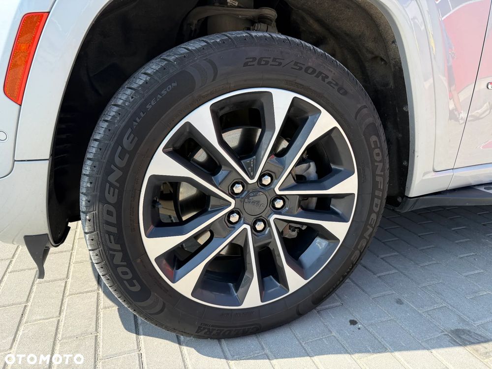 Jeep Grand Cherokee - 22
