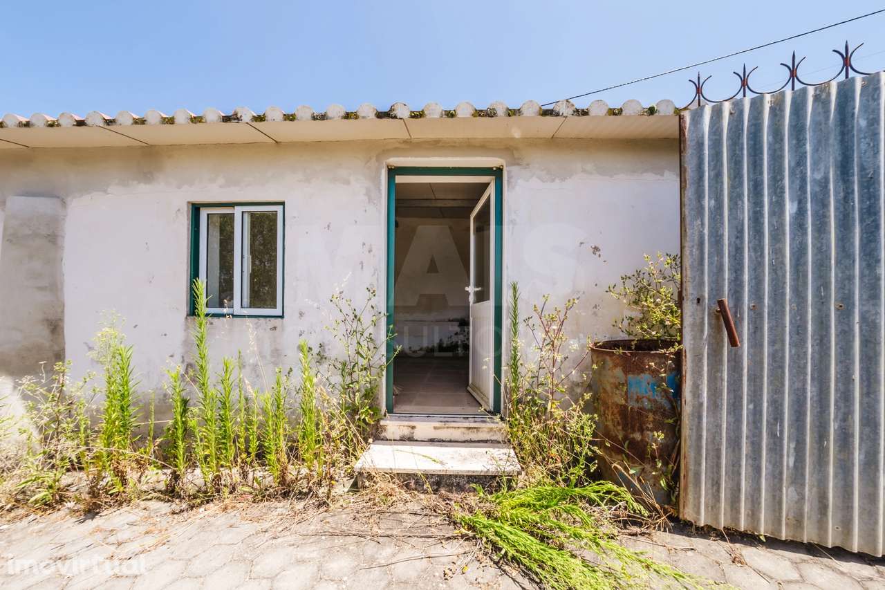 Moradia p/a recuperar c/ terreno na Fanadia com viabilidade de cons... - Grande imagem: 2/20