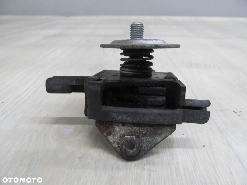 BMW 3 E36 90-98 ZAMEK RYGILE MASKI - 3