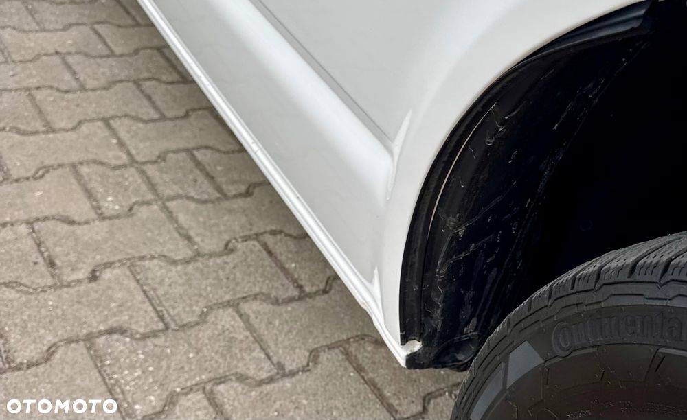 Volkswagen Caravelle - 28