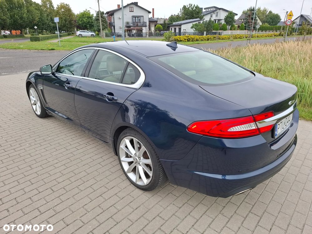 Jaguar XF 3.0 V6 D Luxury - 8