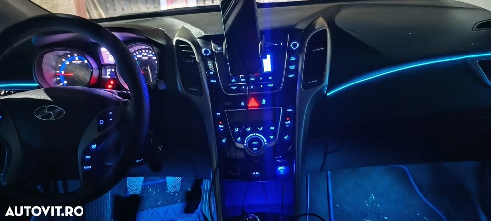 Hyundai i30 1.6 CRDI Highway - 3