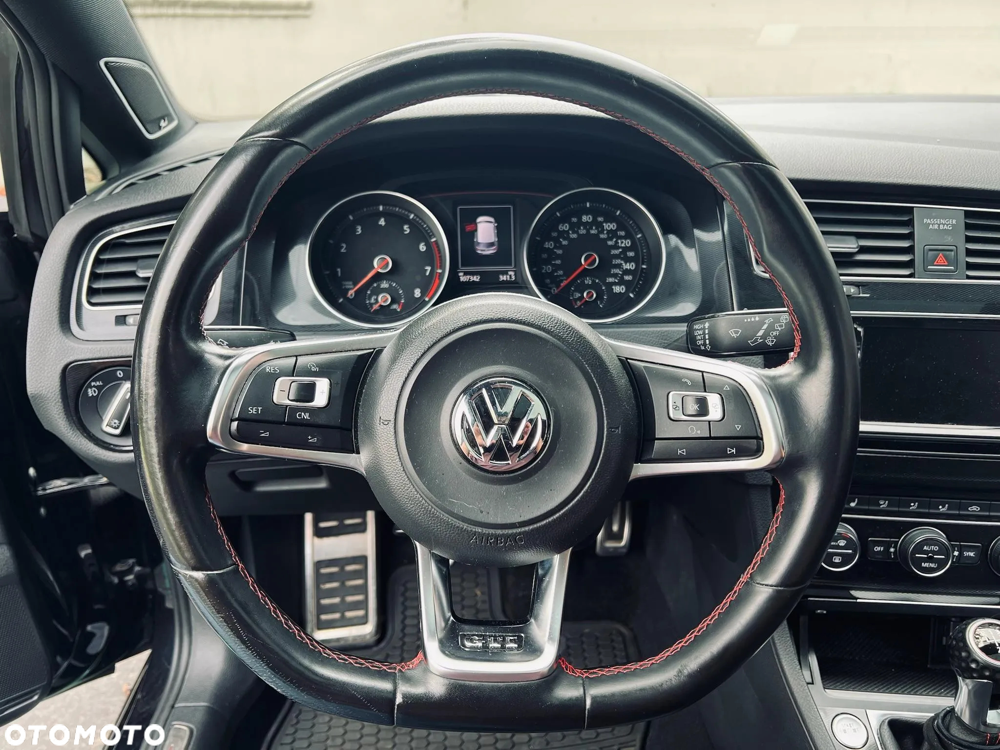 Volkswagen Golf - 18