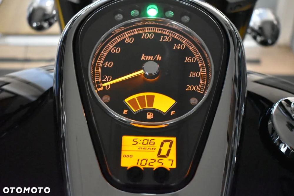 Suzuki Intruder - 39