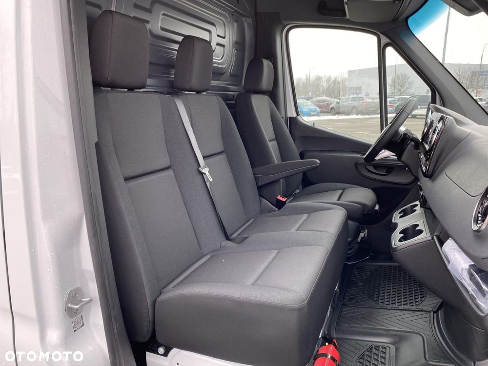 Mercedes-Benz Sprinter - 17