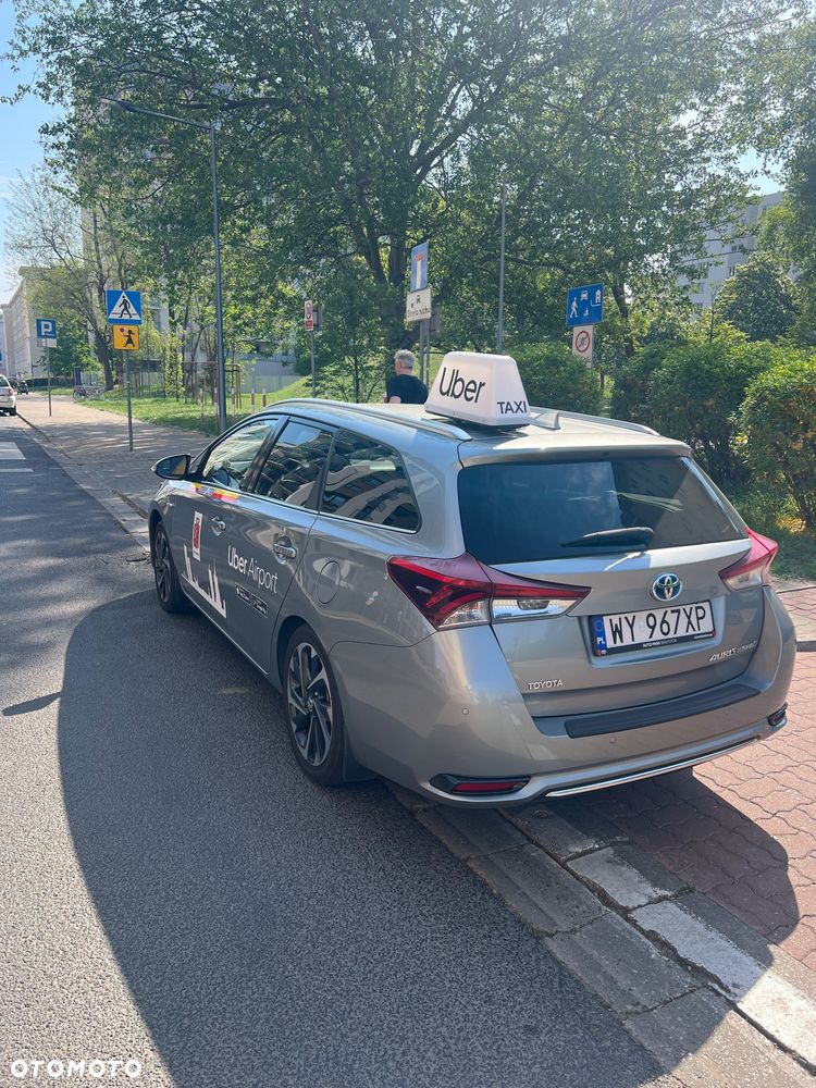 Toyota Auris Hybrid 135 Comfort - 4