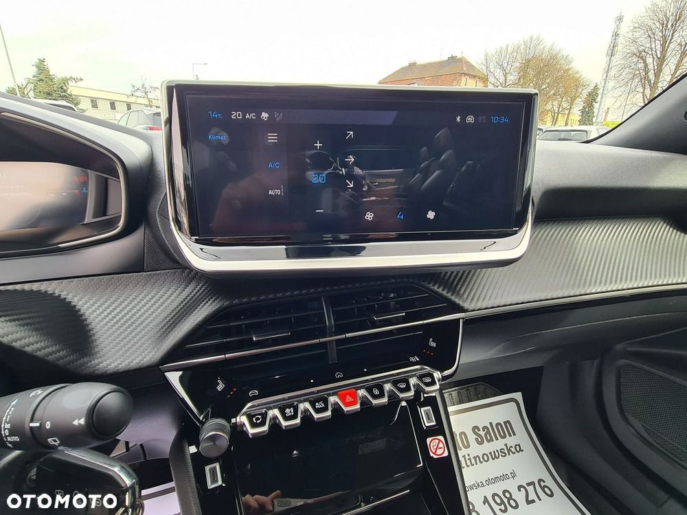 Peugeot 2008 PureTech 100 Allure S&S BVM6 - 17