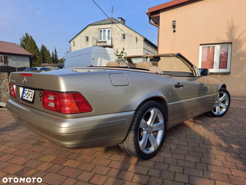 Mercedes-Benz SL - 13