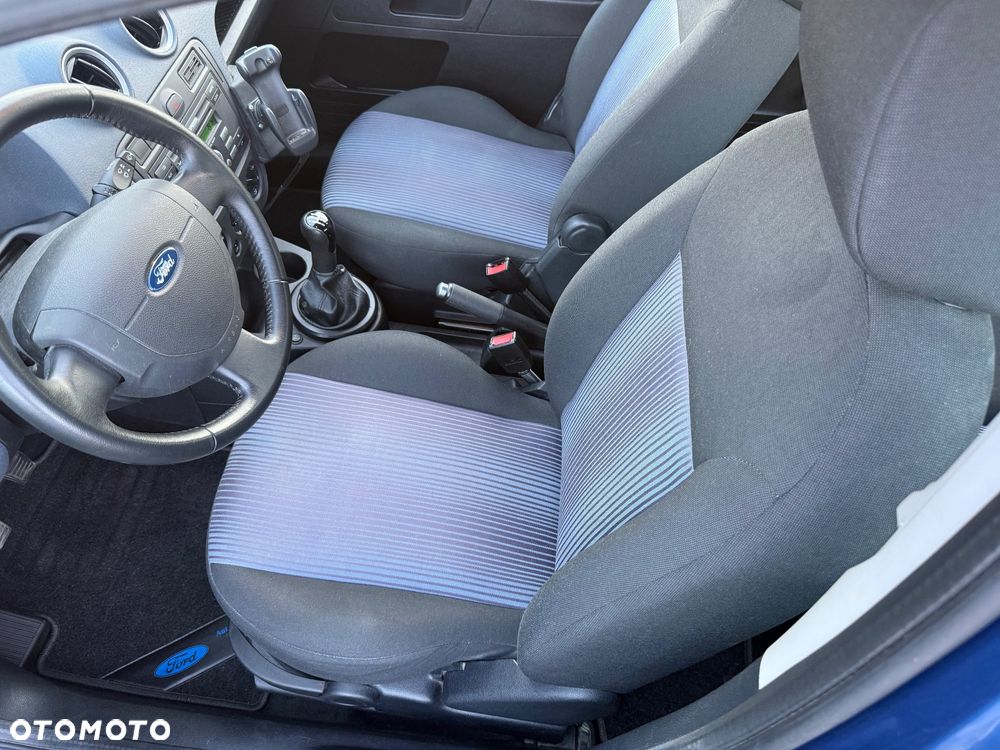 Ford Fusion - 16