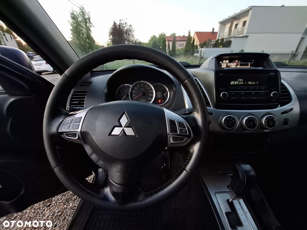 Mitsubishi L200 2.5 DID DC Intense + - 8