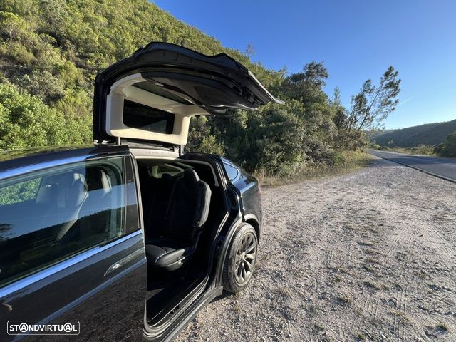 Tesla Model X Standard Range - 4