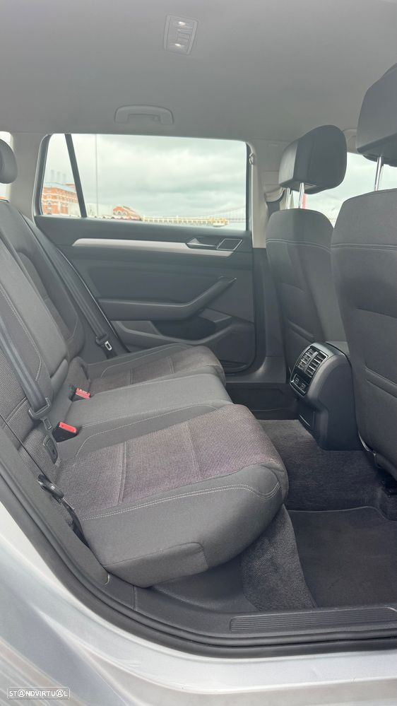 VW Passat Variant 1.6 TDI BlueMotion - 32