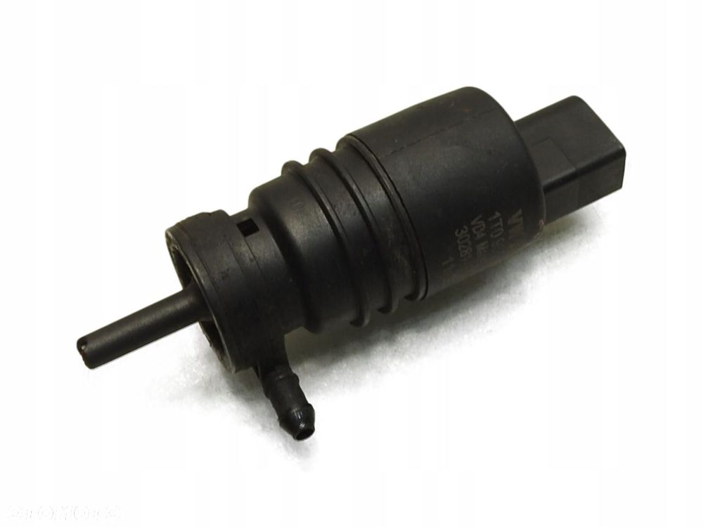 POMPKA SPRYSKIWACZY SZYBY CZOŁOWEJ VW PASSAT B6 - 1